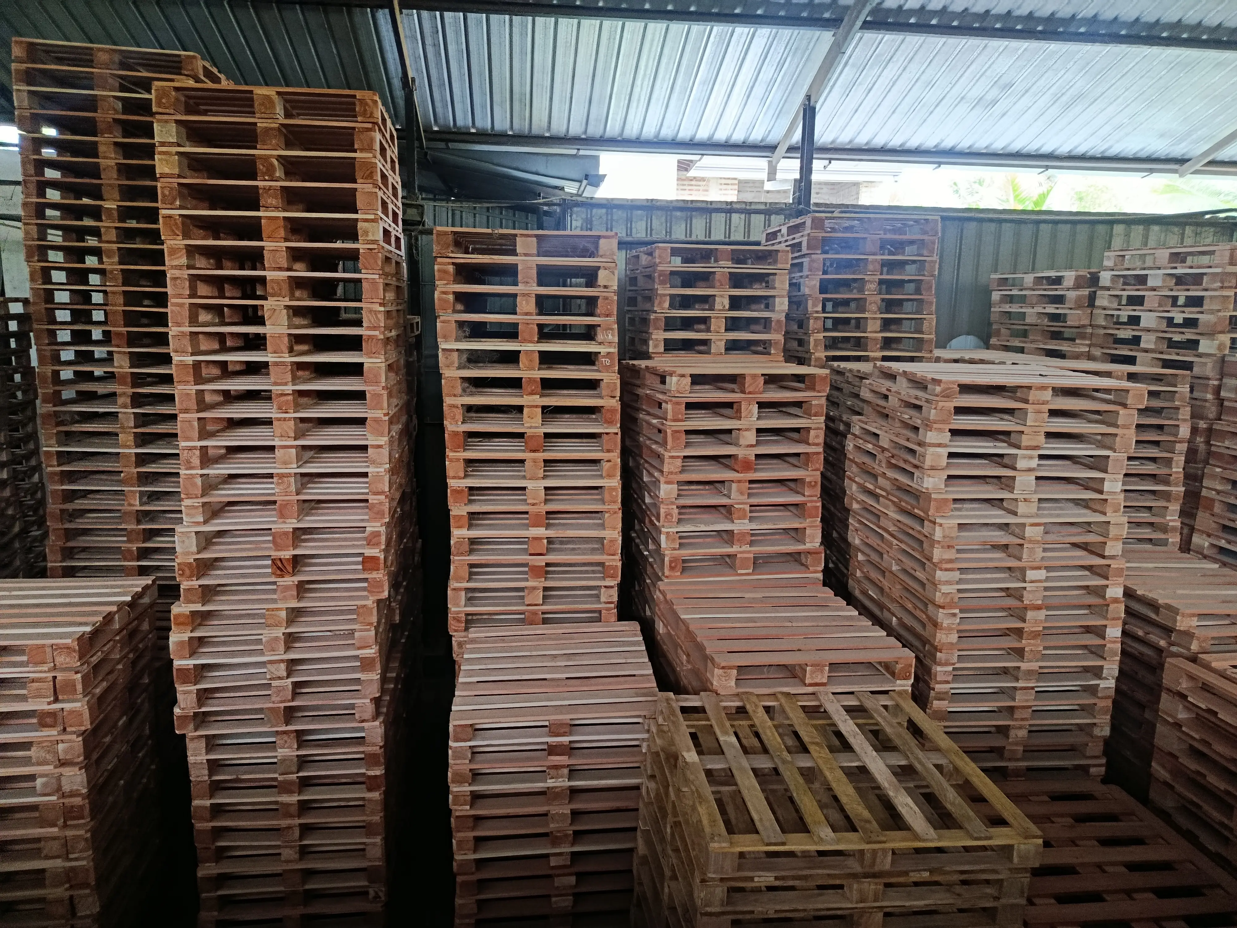 ISPM-15 Certified Wooden Pallets Sri Lanka