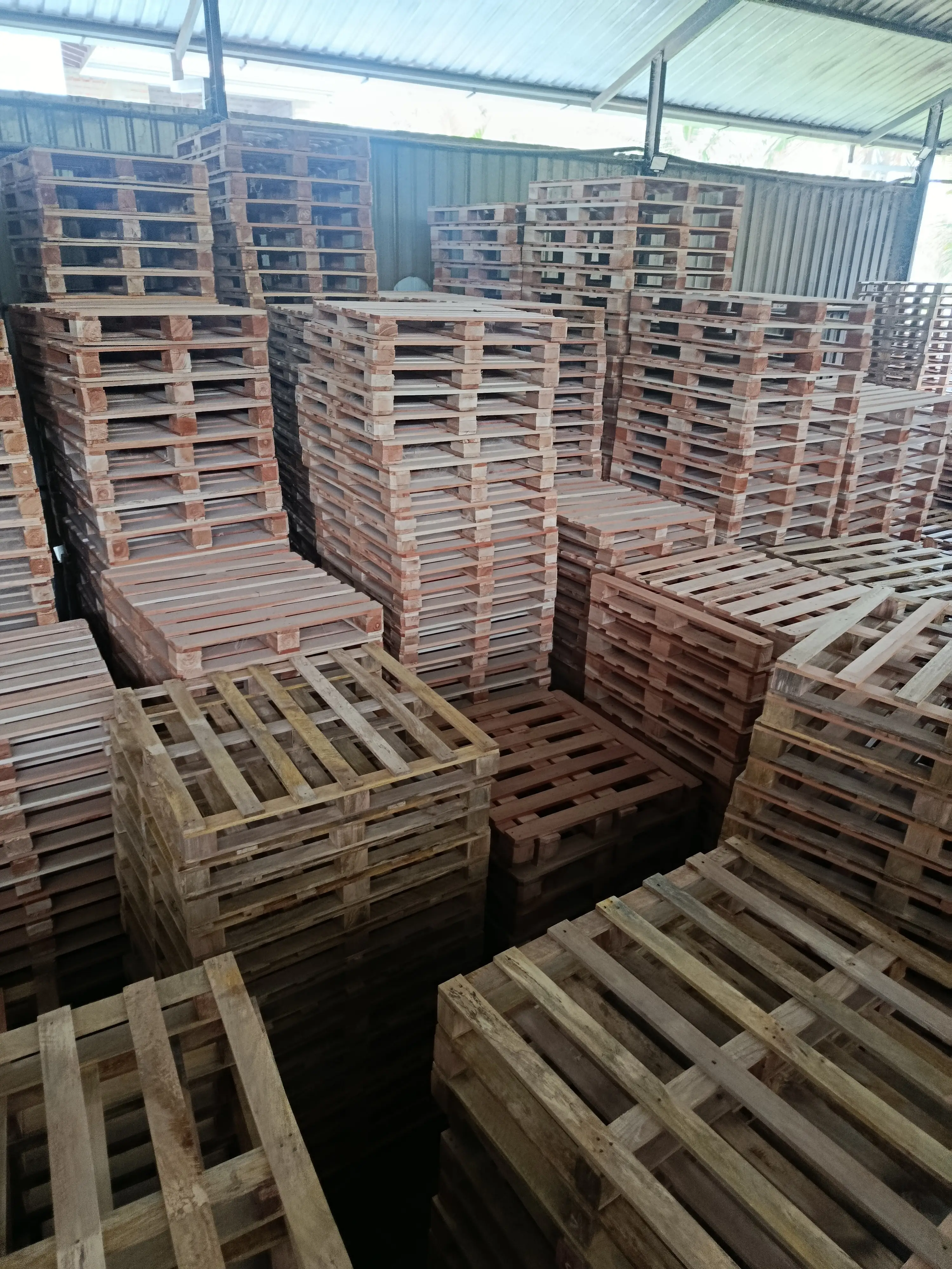 Dissanayake Enterprises Wooden Pallet Manufacturing
